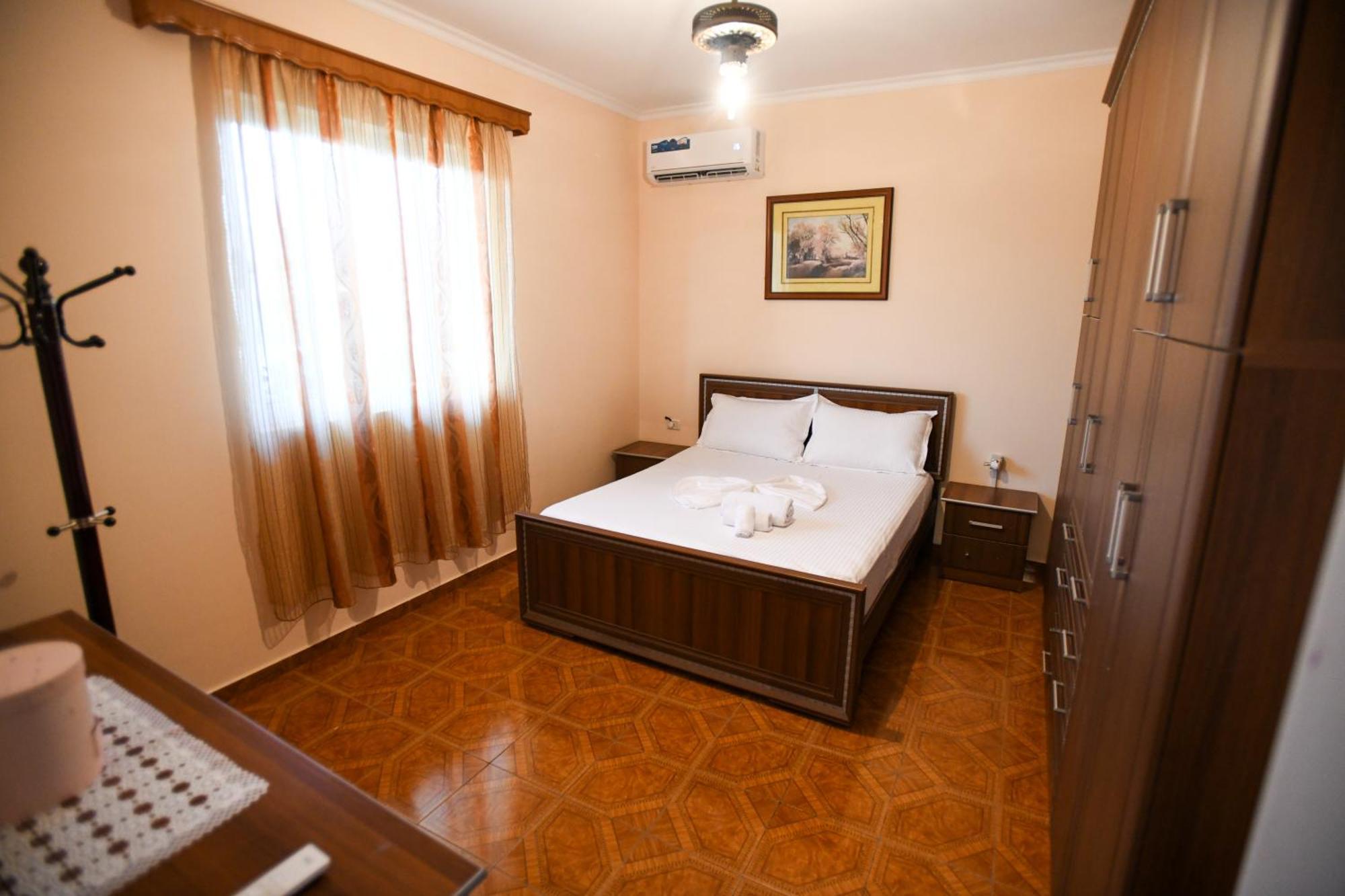 Apartment Darlin Berat Exterior photo