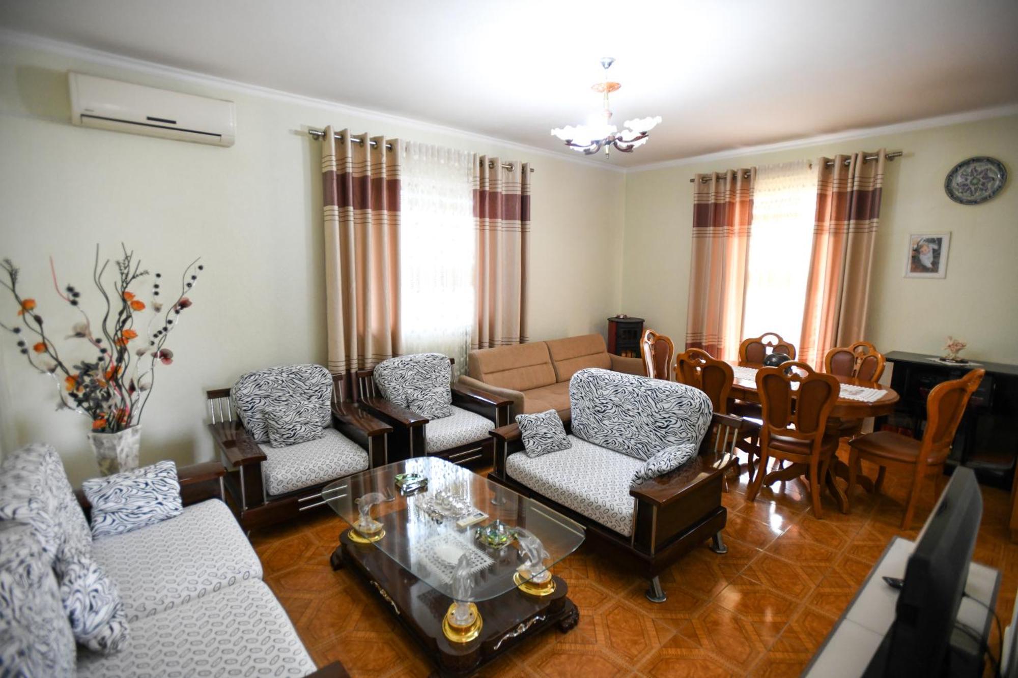 Apartment Darlin Berat Exterior photo