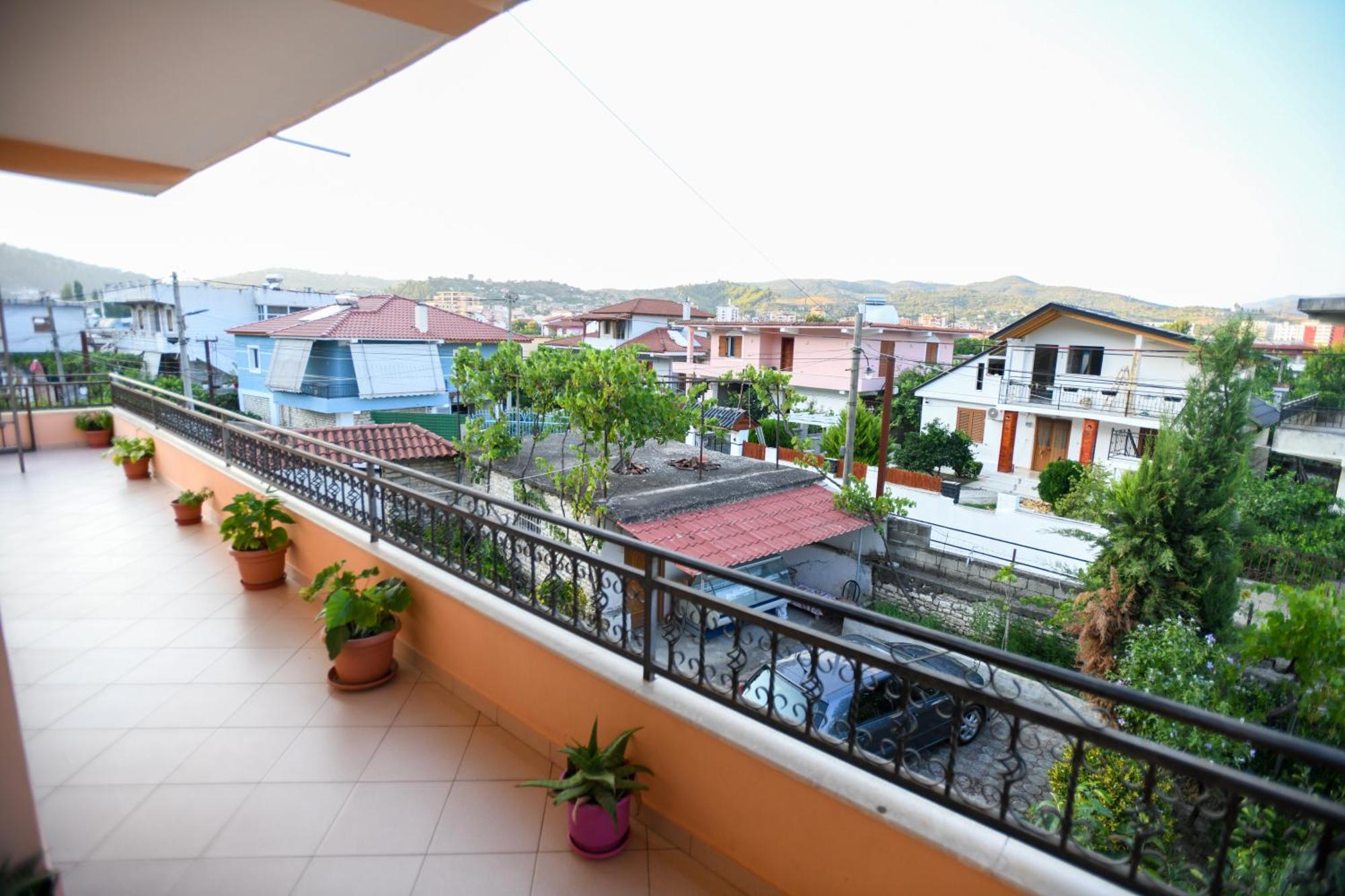 Apartment Darlin Berat Exterior photo